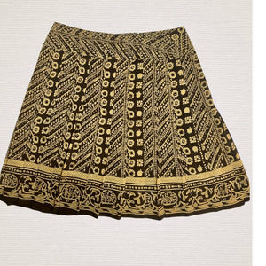 Liz Claiborne Collection Black and Gold Pleated Skirt Size 16